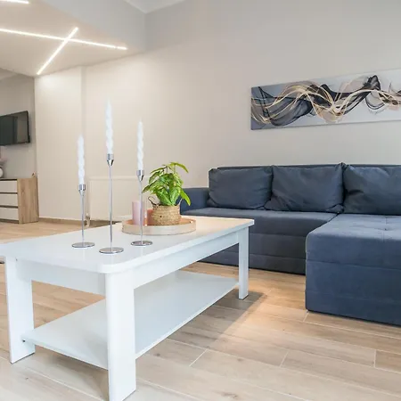 Adriana Luxury شقة