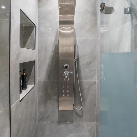 Adriana Luxury شقة